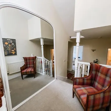 Sunnyside - Spacious 2 Bedroom Ground Floor With Free Parking In Kendal, Cumbria * Kendal