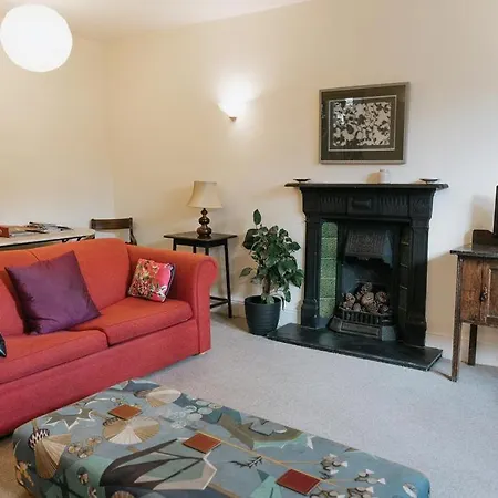 Sunnyside - Spacious 2 Bedroom Ground Floor With Free Parking In Kendal, Cumbria Kendal